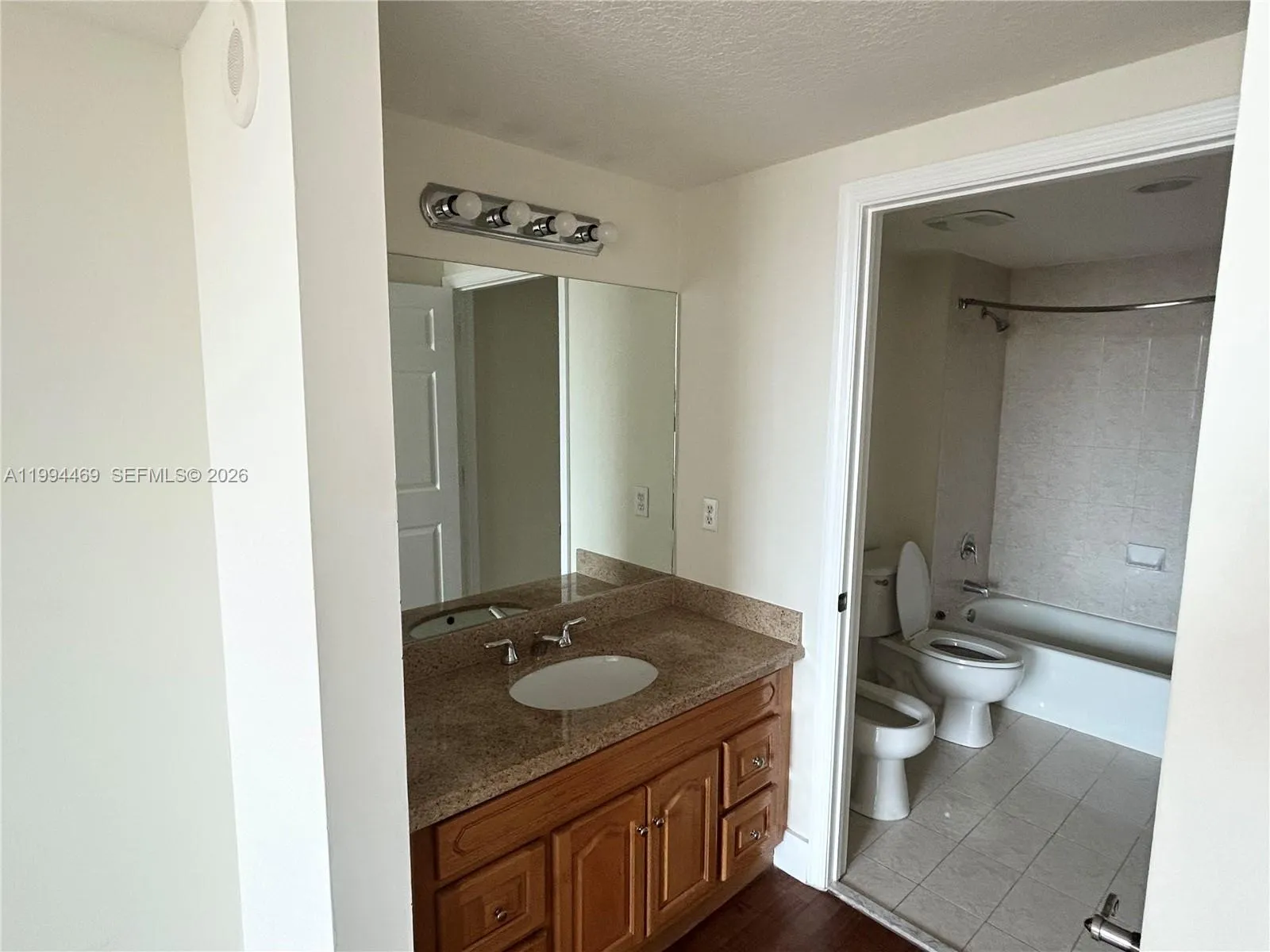 4242 Nw 2nd St 1412, Miami, Florida 33126, Miami, Florida 33126, 2 Bedrooms Bedrooms, ,2 BathroomsBathrooms,Residential Lease,For Rent,4242 Nw 2nd St 1412, Miami, Florida 33126,A11994469