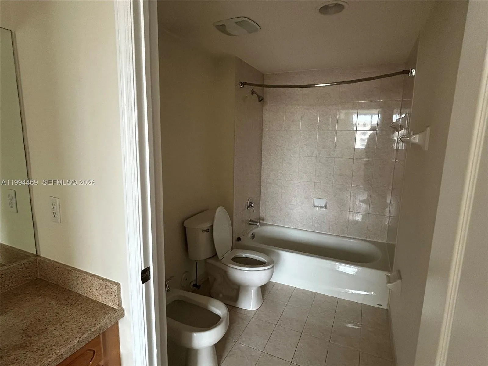 4242 Nw 2nd St 1412, Miami, Florida 33126, Miami, Florida 33126, 2 Bedrooms Bedrooms, ,2 BathroomsBathrooms,Residential Lease,For Rent,4242 Nw 2nd St 1412, Miami, Florida 33126,A11994469