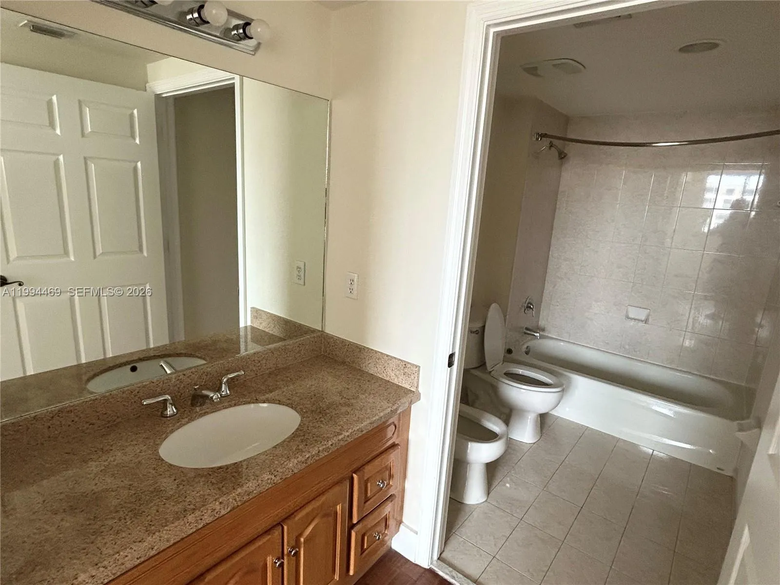 4242 Nw 2nd St 1412, Miami, Florida 33126, Miami, Florida 33126, 2 Bedrooms Bedrooms, ,2 BathroomsBathrooms,Residential Lease,For Rent,4242 Nw 2nd St 1412, Miami, Florida 33126,A11994469