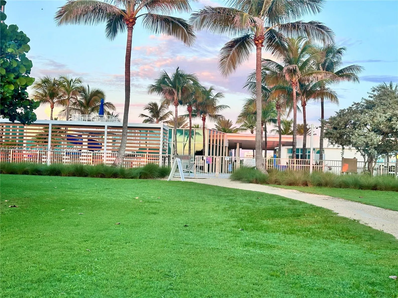 9225 Collins Ave 1111, Surfside, Florida 33154, Surfside, Florida 33154, 2 Bedrooms Bedrooms, ,2 BathroomsBathrooms,Residential Lease,For Rent,9225 Collins Ave 1111, Surfside, Florida 33154,A11994413