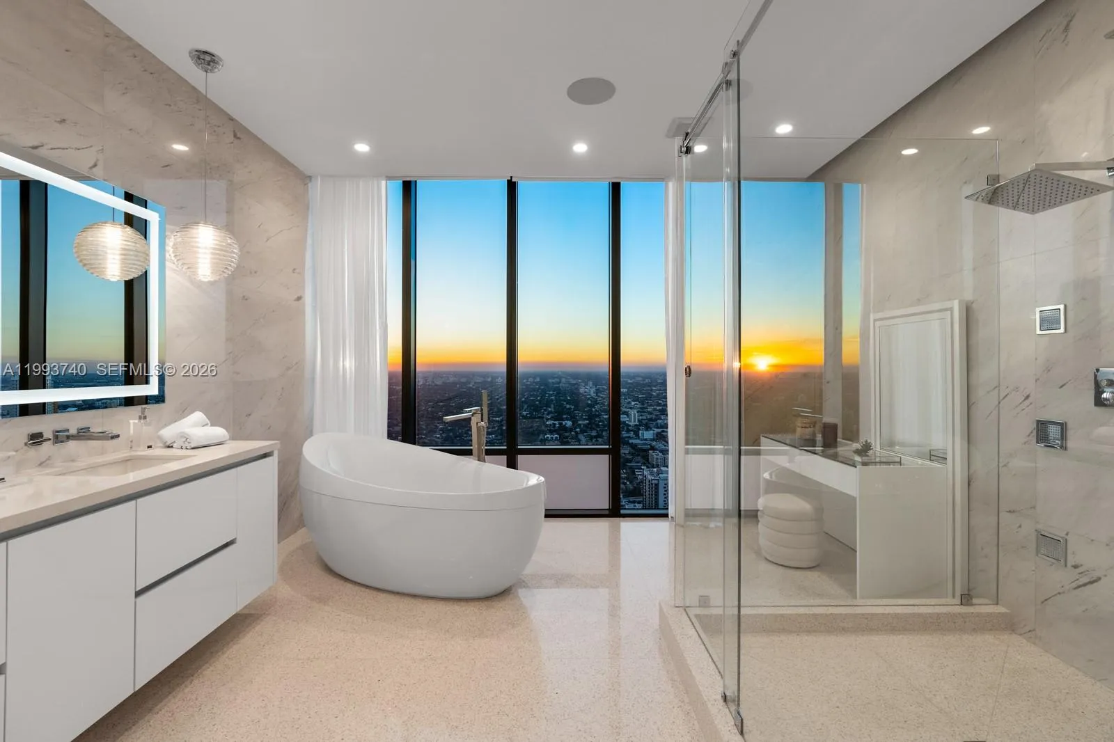 1000 Brickell Plz Uph6202, Miami, Florida 33131, Miami, Florida 33131, 6 Bedrooms Bedrooms, ,5 BathroomsBathrooms,Residential Lease,For Rent,1000 Brickell Plz Uph6202, Miami, Florida 33131,A11993740