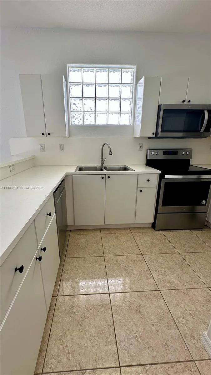 Doral, Florida 33178, 3 Bedrooms Bedrooms, ,2 BathroomsBathrooms,Residential,For Sale,A11994121