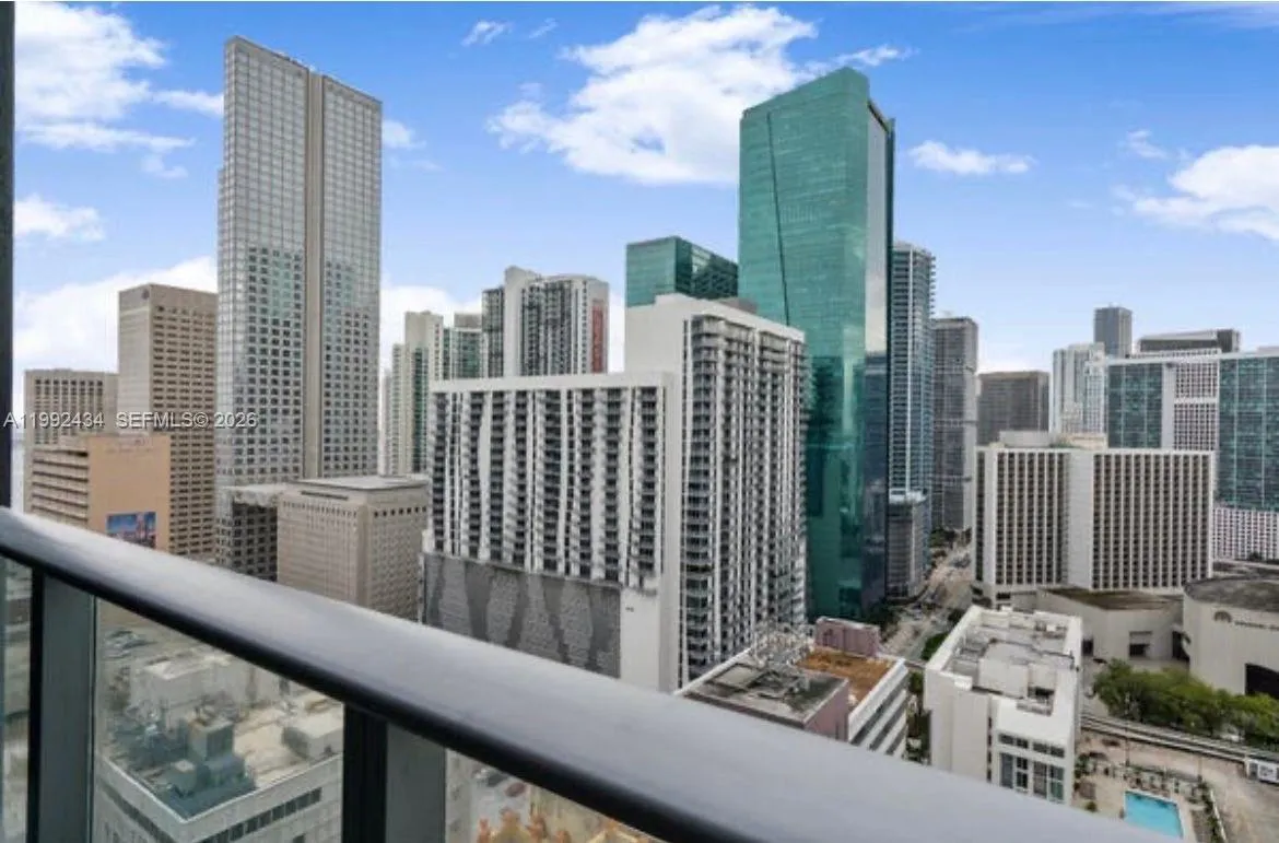 151 Se 1st St 2509, Miami, Florida 33131, Miami, Florida 33131, 1 Bedroom Bedrooms, ,1 BathroomBathrooms,Residential Lease,For Rent,151 Se 1st St 2509, Miami, Florida 33131,A11992434