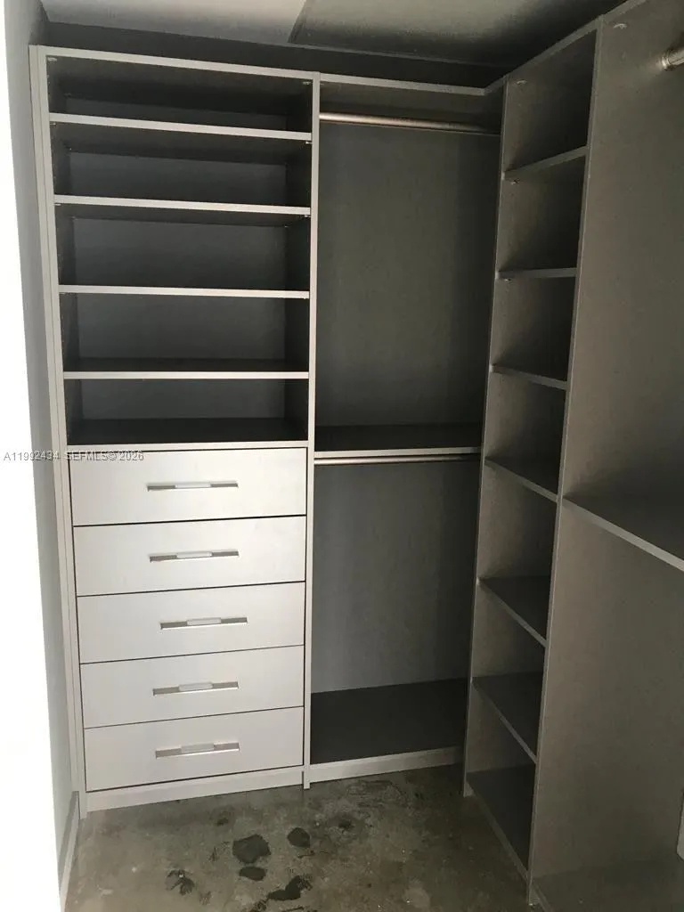 151 Se 1st St 2509, Miami, Florida 33131, Miami, Florida 33131, 1 Bedroom Bedrooms, ,1 BathroomBathrooms,Residential Lease,For Rent,151 Se 1st St 2509, Miami, Florida 33131,A11992434