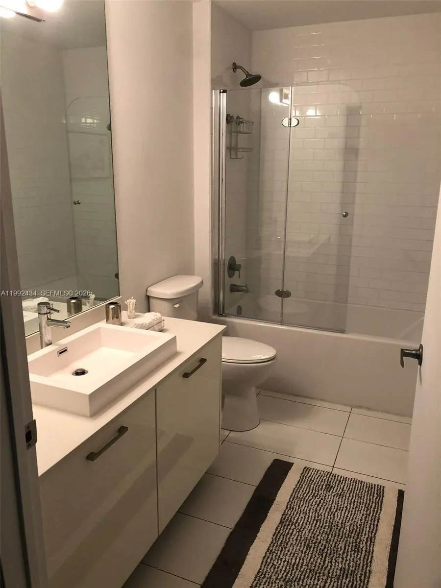 151 Se 1st St 2509, Miami, Florida 33131, Miami, Florida 33131, 1 Bedroom Bedrooms, ,1 BathroomBathrooms,Residential Lease,For Rent,151 Se 1st St 2509, Miami, Florida 33131,A11992434