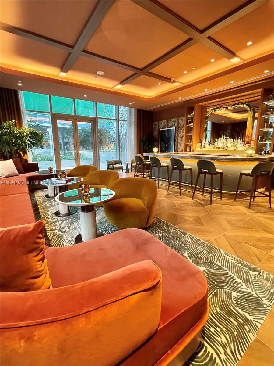 77 Se 5th 1213, Miami, Florida 33131, Miami, Florida 33131, 1 Bedroom Bedrooms, ,1 BathroomBathrooms,Residential Lease,For Rent,77 Se 5th 1213, Miami, Florida 33131,A11994465