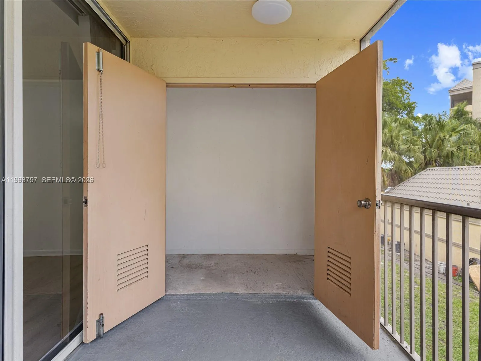 8343 Lake Dr 205, Doral, Florida 33166, Doral, Florida 33166, 1 Bedroom Bedrooms, ,1 BathroomBathrooms,Residential Lease,For Rent,8343 Lake Dr 205, Doral, Florida 33166,A11993757