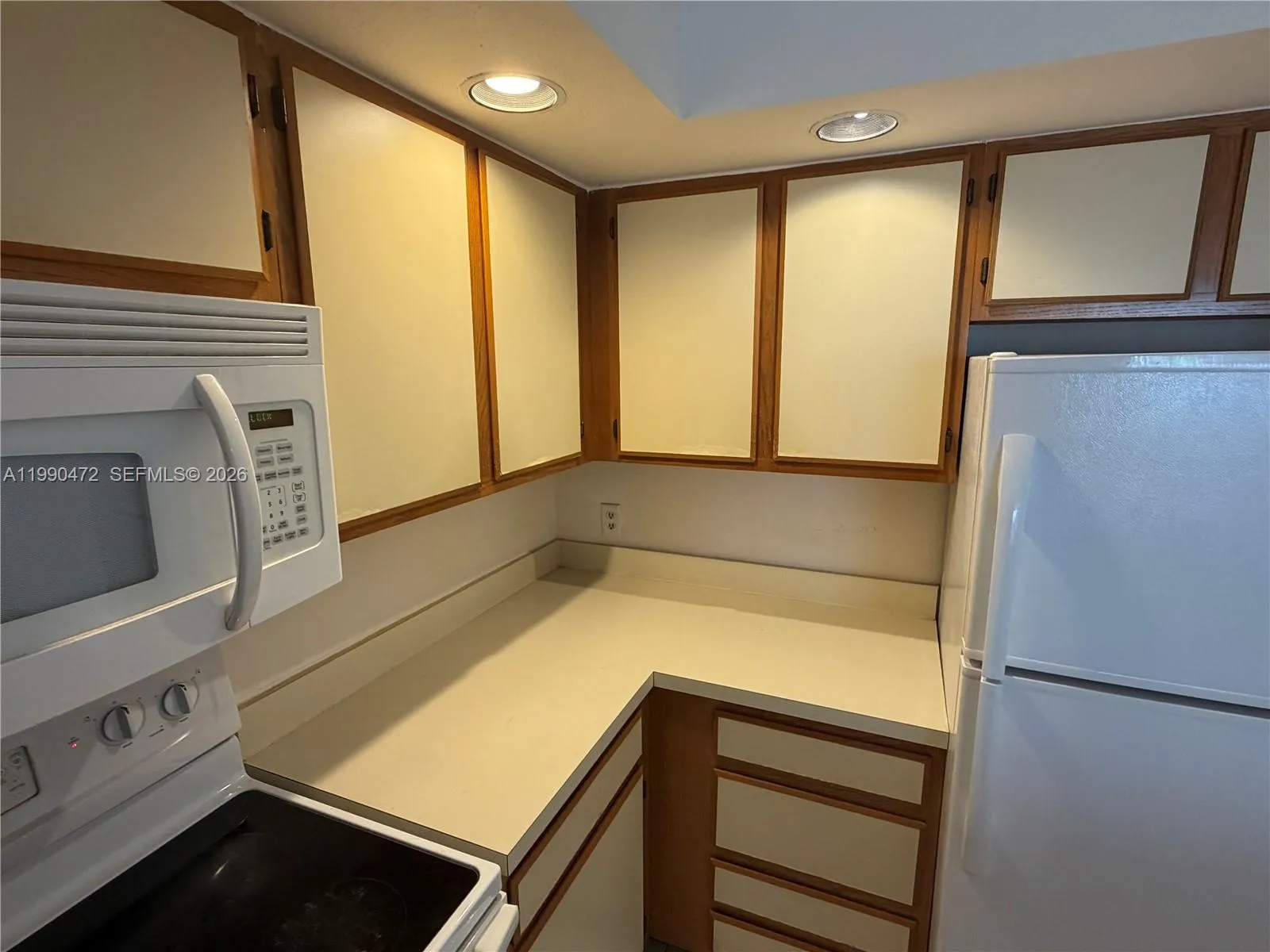 3330 N Pinewalk Dr N 1636, Margate, Florida 33063, Margate, Florida 33063, 1 Bedroom Bedrooms, ,1 BathroomBathrooms,Residential Lease,For Rent,3330 N Pinewalk Dr N 1636, Margate, Florida 33063,A11990472