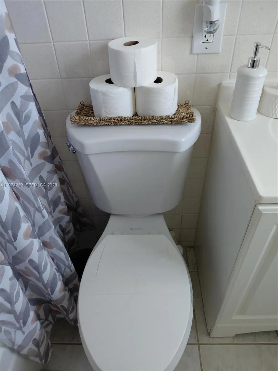 1431 Sw 24th Ct 3, Fort Lauderdale, Florida 33315, Fort Lauderdale, Florida 33315, 1 Bedroom Bedrooms, ,1 BathroomBathrooms,Residential Lease,For Rent,1431 Sw 24th Ct 3, Fort Lauderdale, Florida 33315,A11974253