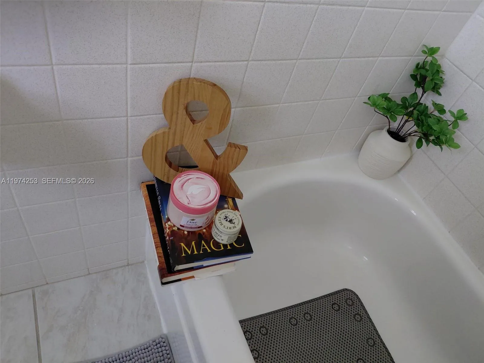 1431 Sw 24th Ct 3, Fort Lauderdale, Florida 33315, Fort Lauderdale, Florida 33315, 1 Bedroom Bedrooms, ,1 BathroomBathrooms,Residential Lease,For Rent,1431 Sw 24th Ct 3, Fort Lauderdale, Florida 33315,A11974253