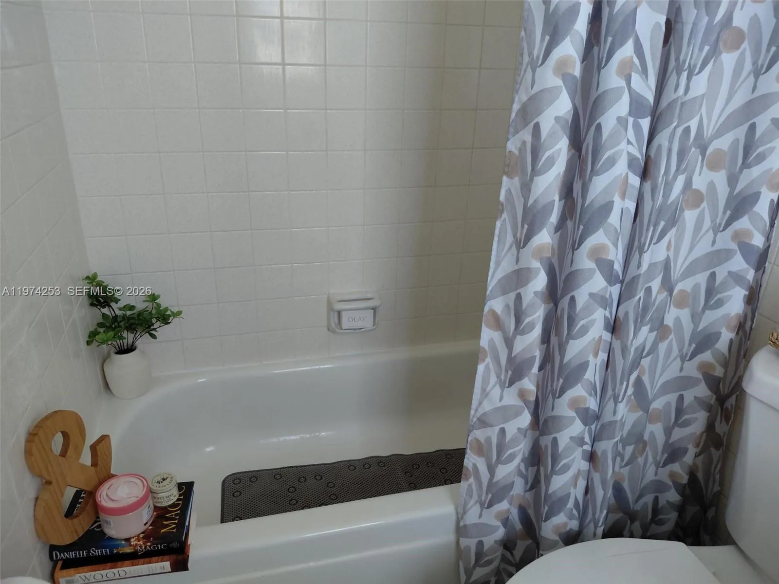 1431 Sw 24th Ct 3, Fort Lauderdale, Florida 33315, Fort Lauderdale, Florida 33315, 1 Bedroom Bedrooms, ,1 BathroomBathrooms,Residential Lease,For Rent,1431 Sw 24th Ct 3, Fort Lauderdale, Florida 33315,A11974253