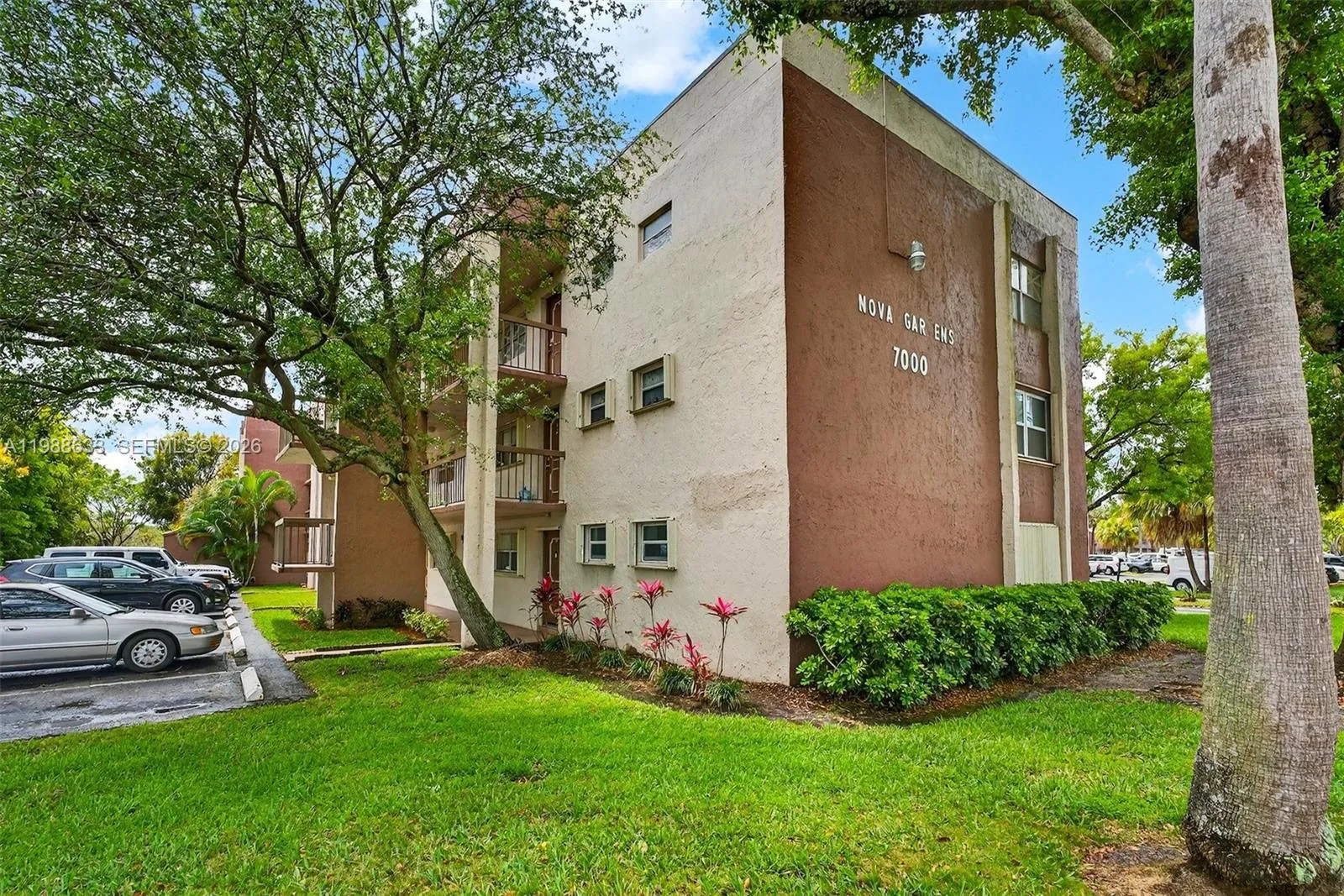 7000 Nova Dr 105e, Davie, Florida 33317, Davie, Florida 33317, 2 Bedrooms Bedrooms, ,2 BathroomsBathrooms,Residential,For Sale,7000 Nova Dr 105e, Davie, Florida 33317,A11988633