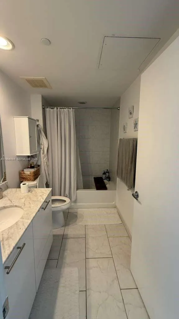 951 Brickell Ave 3002, Miami, Florida 33131, Miami, Florida 33131, 1 Bedroom Bedrooms, ,1 BathroomBathrooms,Residential Lease,For Rent,951 Brickell Ave 3002, Miami, Florida 33131,A11994444