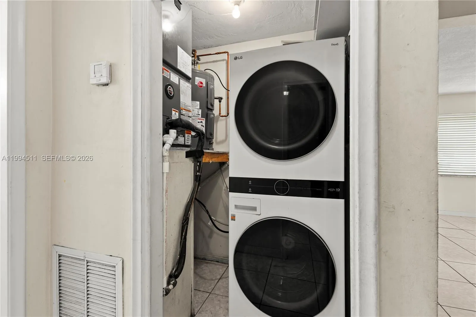 6121 Sw 40th Ct A, Miramar, Florida 33023, Miramar, Florida 33023, 2 Bedrooms Bedrooms, ,2 BathroomsBathrooms,Residential Lease,For Rent,6121 Sw 40th Ct A, Miramar, Florida 33023,A11994511