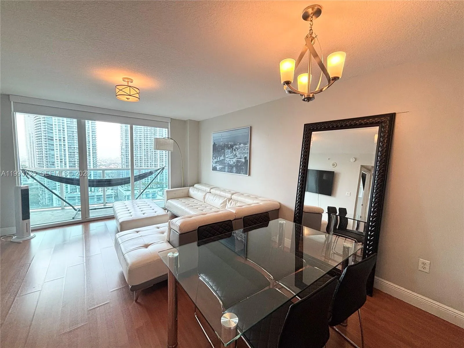 31 Se 5th St 2805, Miami, Florida 33131, Miami, Florida 33131, 1 Bedroom Bedrooms, ,1 BathroomBathrooms,Residential Lease,For Rent,31 Se 5th St 2805, Miami, Florida 33131,A11993735