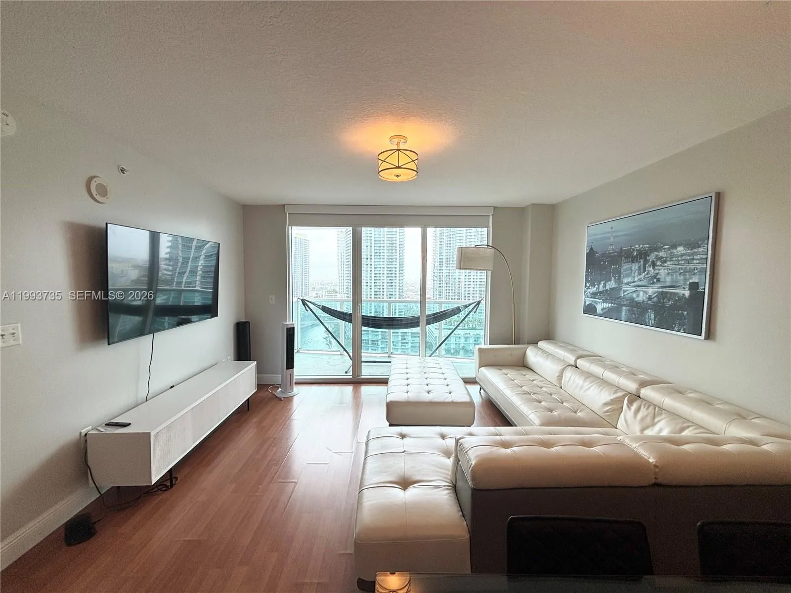 31 Se 5th St 2805, Miami, Florida 33131, Miami, Florida 33131, 1 Bedroom Bedrooms, ,1 BathroomBathrooms,Residential Lease,For Rent,31 Se 5th St 2805, Miami, Florida 33131,A11993735