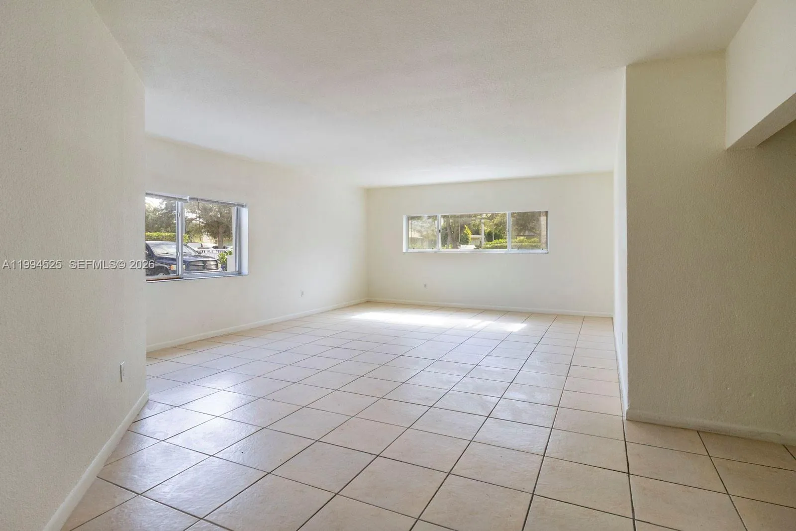1185 Marseille Dr 101, Miami Beach, Florida 33141, Miami Beach, Florida 33141, 2 Bedrooms Bedrooms, ,2 BathroomsBathrooms,Residential Lease,For Rent,1185 Marseille Dr 101, Miami Beach, Florida 33141,A11994525