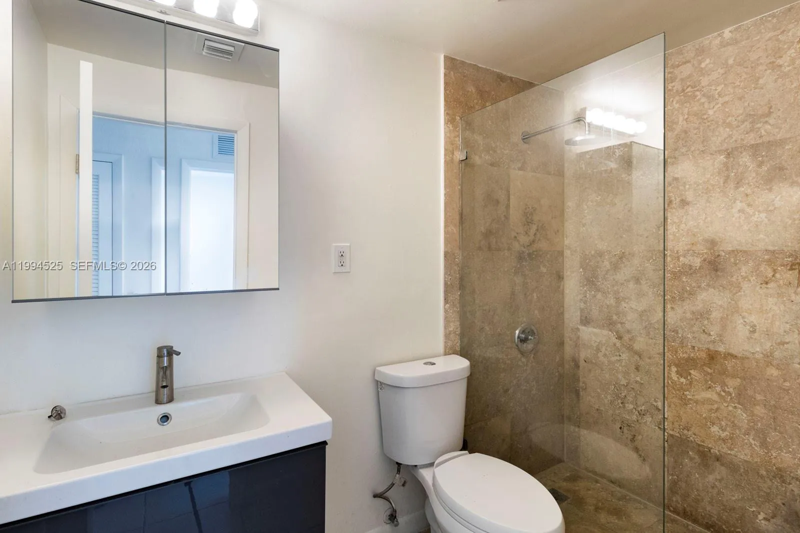 1185 Marseille Dr 101, Miami Beach, Florida 33141, Miami Beach, Florida 33141, 2 Bedrooms Bedrooms, ,2 BathroomsBathrooms,Residential Lease,For Rent,1185 Marseille Dr 101, Miami Beach, Florida 33141,A11994525