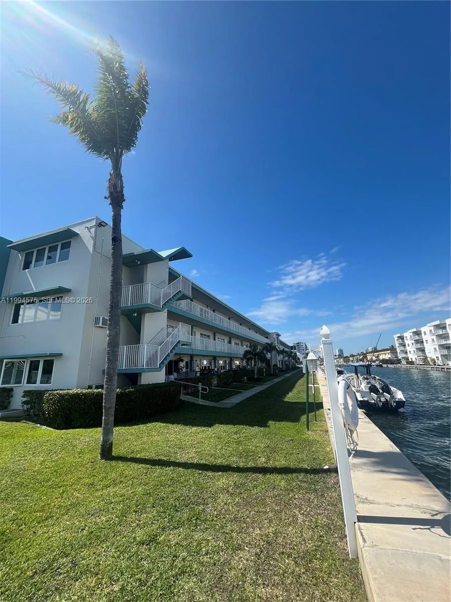 3923 Ne 166th St N-106, North Miami Beach, Florida, North Miami Beach, Florida 33160, 1 Bedroom Bedrooms, ,1 BathroomBathrooms,Residential Lease,For Rent,3923 Ne 166th St N-106, North Miami Beach, Florida,A11994575