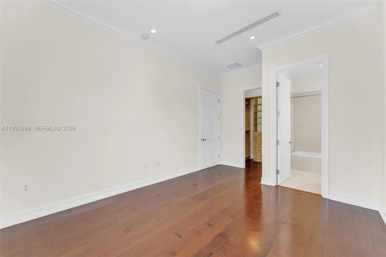 797 Ridgewood Rd ., Key Biscayne, Florida 33149, Key Biscayne, Florida 33149, 6 Bedrooms Bedrooms, ,6 BathroomsBathrooms,Residential Lease,For Rent,797 Ridgewood Rd ., Key Biscayne, Florida 33149,A11993299