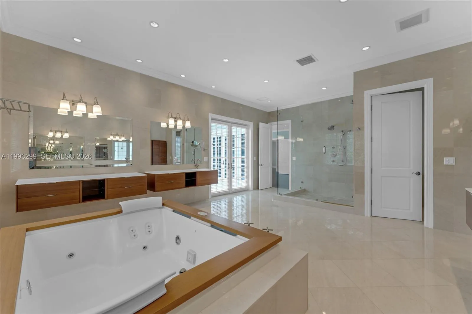 797 Ridgewood Rd ., Key Biscayne, Florida 33149, Key Biscayne, Florida 33149, 6 Bedrooms Bedrooms, ,6 BathroomsBathrooms,Residential Lease,For Rent,797 Ridgewood Rd ., Key Biscayne, Florida 33149,A11993299