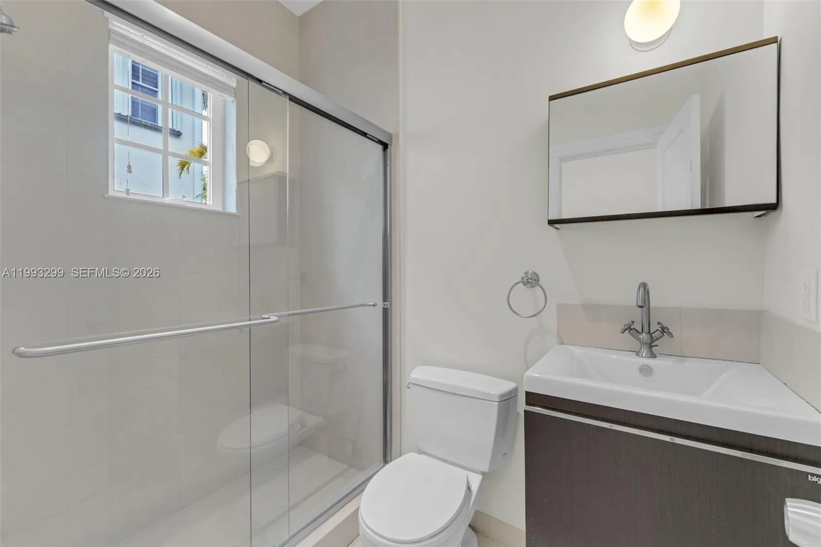 797 Ridgewood Rd ., Key Biscayne, Florida 33149, Key Biscayne, Florida 33149, 6 Bedrooms Bedrooms, ,6 BathroomsBathrooms,Residential Lease,For Rent,797 Ridgewood Rd ., Key Biscayne, Florida 33149,A11993299