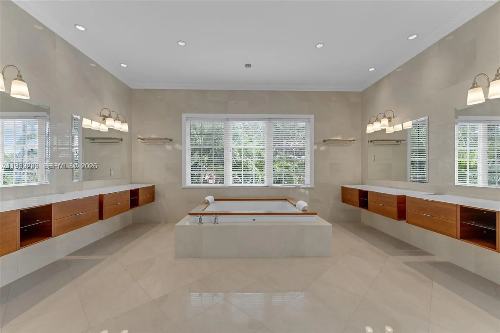 797 Ridgewood Rd ., Key Biscayne, Florida 33149, Key Biscayne, Florida 33149, 6 Bedrooms Bedrooms, ,6 BathroomsBathrooms,Residential Lease,For Rent,797 Ridgewood Rd ., Key Biscayne, Florida 33149,A11993299