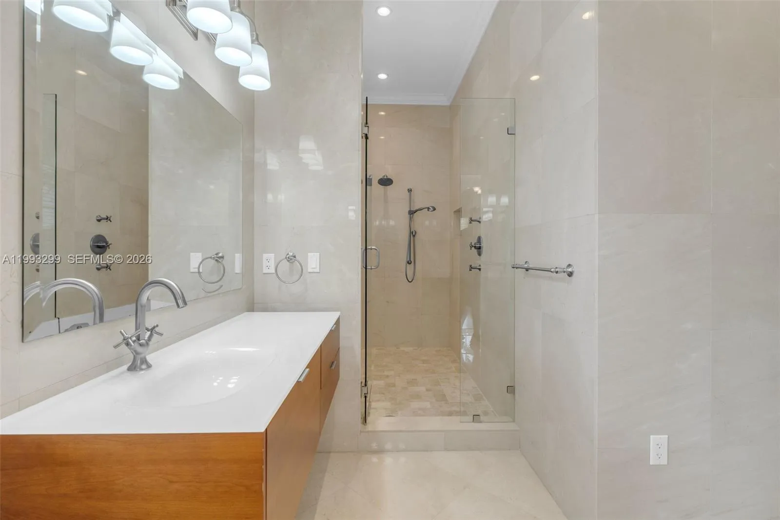 797 Ridgewood Rd ., Key Biscayne, Florida 33149, Key Biscayne, Florida 33149, 6 Bedrooms Bedrooms, ,6 BathroomsBathrooms,Residential Lease,For Rent,797 Ridgewood Rd ., Key Biscayne, Florida 33149,A11993299