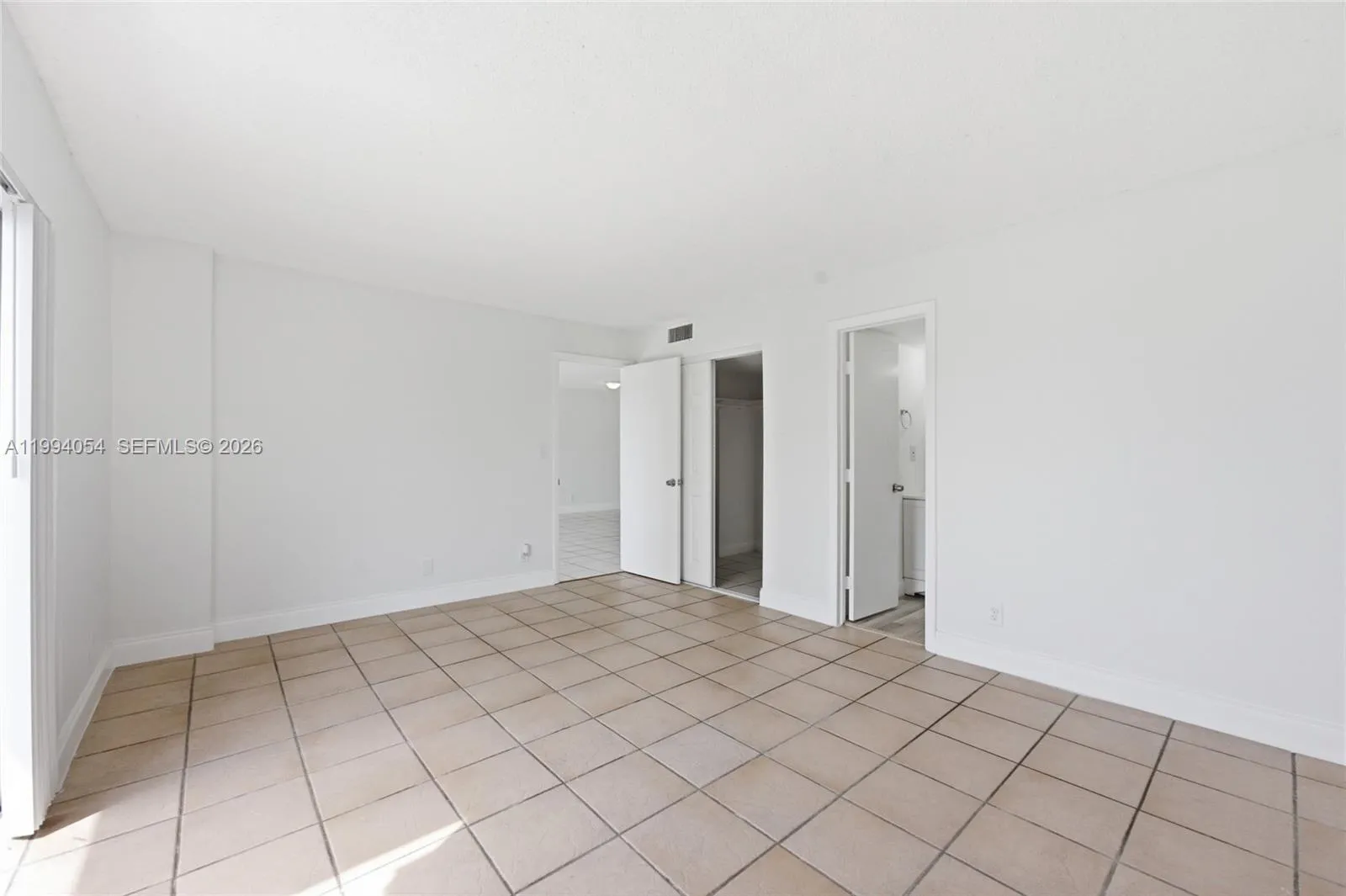 2520 N Andrews Ave 402, Wilton Manors, Florida 333, Wilton Manors, Florida 33311, 2 Bedrooms Bedrooms, ,2 BathroomsBathrooms,Residential Lease,For Rent,2520 N Andrews Ave 402, Wilton Manors, Florida 333,A11994054