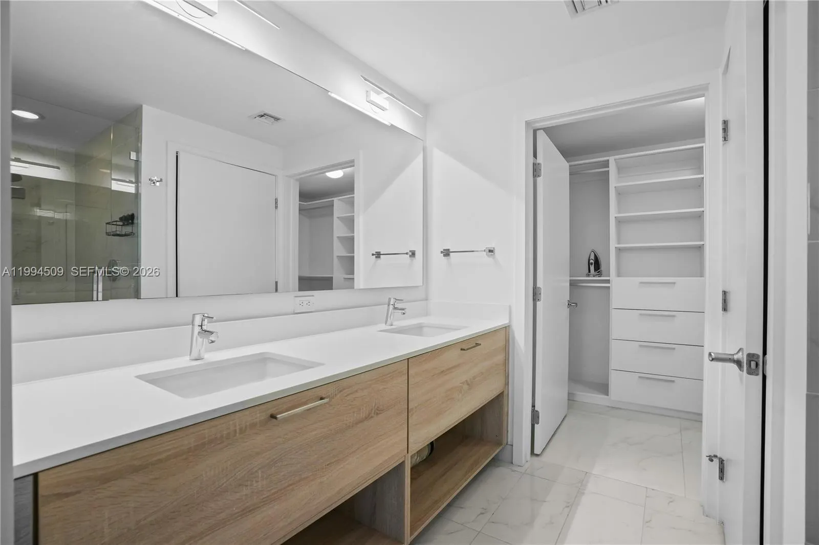 16385 Ne Biscayne Blvd 1402, North Miami Beach, Fl, North Miami Beach, Florida 33160, 1 Bedroom Bedrooms, ,2 BathroomsBathrooms,Residential Lease,For Rent,16385 Ne Biscayne Blvd 1402, North Miami Beach, Fl,A11994509