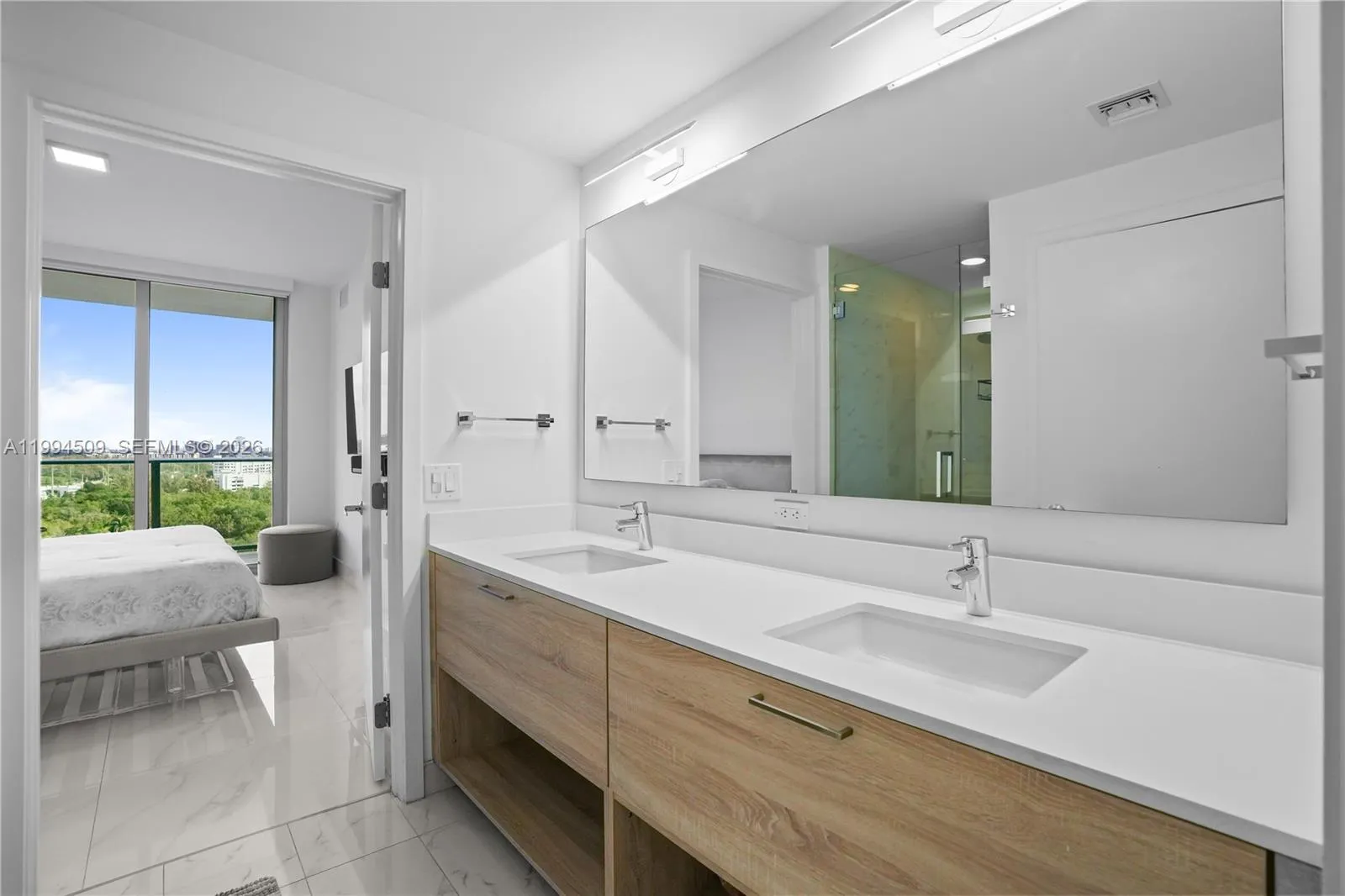 16385 Ne Biscayne Blvd 1402, North Miami Beach, Fl, North Miami Beach, Florida 33160, 1 Bedroom Bedrooms, ,2 BathroomsBathrooms,Residential Lease,For Rent,16385 Ne Biscayne Blvd 1402, North Miami Beach, Fl,A11994509