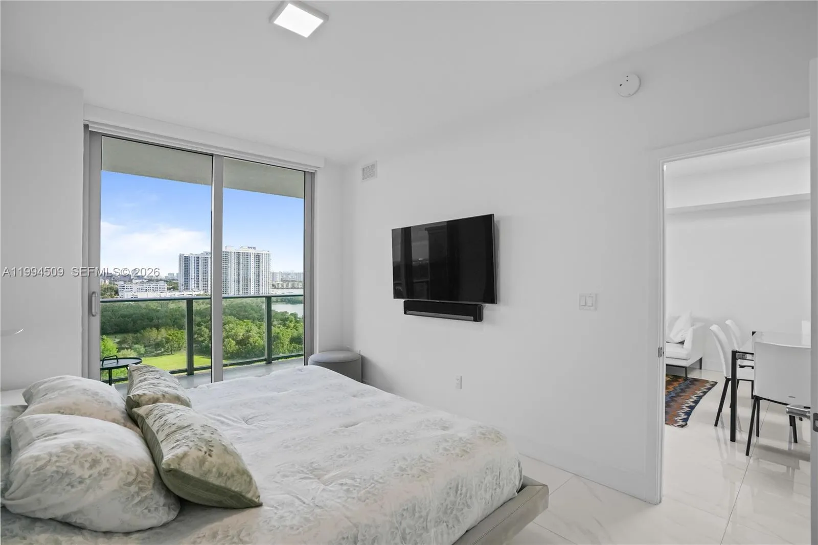 16385 Ne Biscayne Blvd 1402, North Miami Beach, Fl, North Miami Beach, Florida 33160, 1 Bedroom Bedrooms, ,2 BathroomsBathrooms,Residential Lease,For Rent,16385 Ne Biscayne Blvd 1402, North Miami Beach, Fl,A11994509