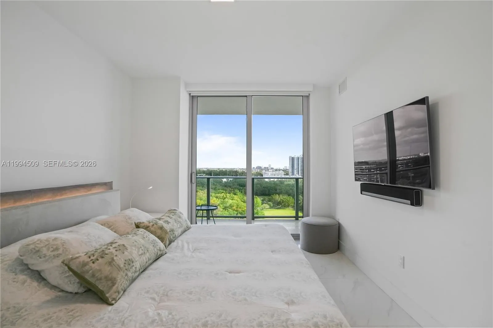 16385 Ne Biscayne Blvd 1402, North Miami Beach, Fl, North Miami Beach, Florida 33160, 1 Bedroom Bedrooms, ,2 BathroomsBathrooms,Residential Lease,For Rent,16385 Ne Biscayne Blvd 1402, North Miami Beach, Fl,A11994509