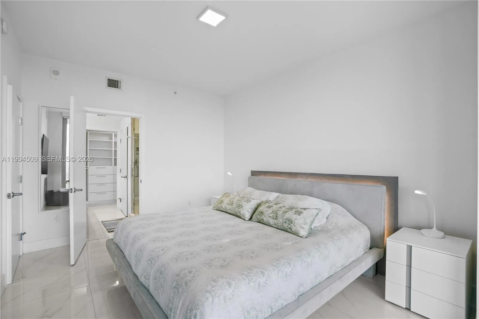 16385 Ne Biscayne Blvd 1402, North Miami Beach, Fl, North Miami Beach, Florida 33160, 1 Bedroom Bedrooms, ,2 BathroomsBathrooms,Residential Lease,For Rent,16385 Ne Biscayne Blvd 1402, North Miami Beach, Fl,A11994509