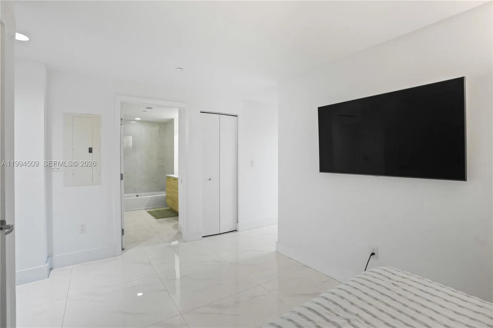 16385 Ne Biscayne Blvd 1402, North Miami Beach, Fl, North Miami Beach, Florida 33160, 1 Bedroom Bedrooms, ,2 BathroomsBathrooms,Residential Lease,For Rent,16385 Ne Biscayne Blvd 1402, North Miami Beach, Fl,A11994509