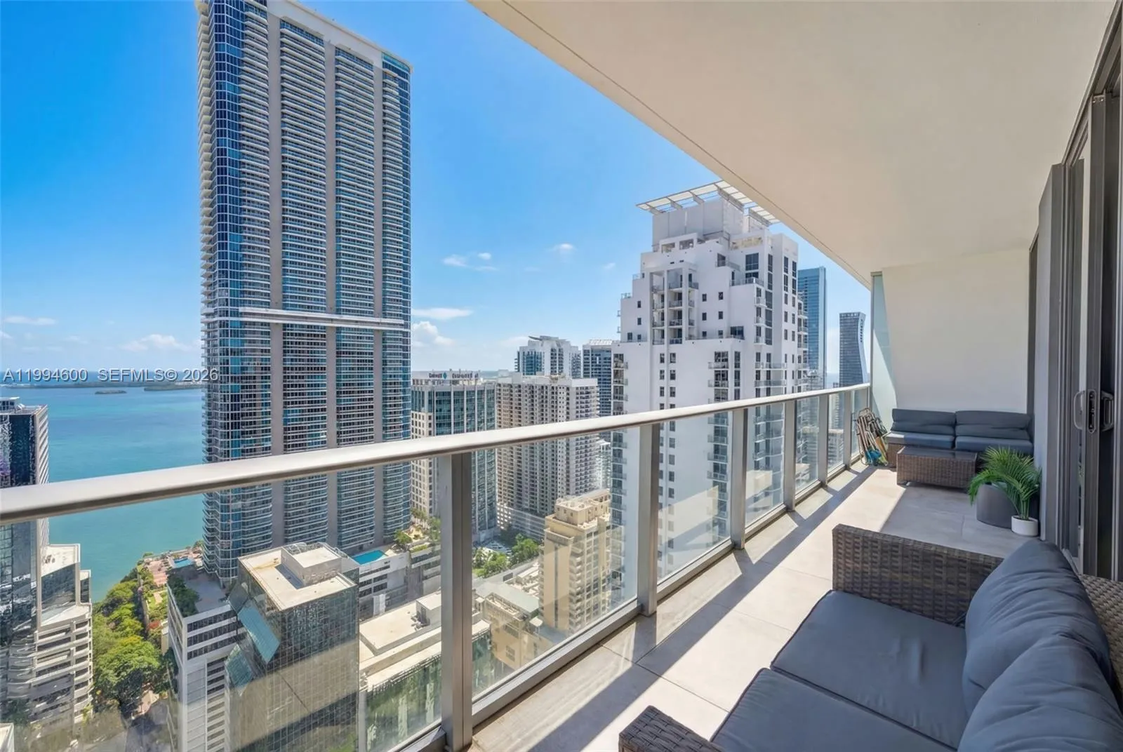 1010 Brickell Av 4203, Miami, Florida 33131, Miami, Florida 33131, 2 Bedrooms Bedrooms, ,3 BathroomsBathrooms,Residential Lease,For Rent,1010 Brickell Av 4203, Miami, Florida 33131,A11994600