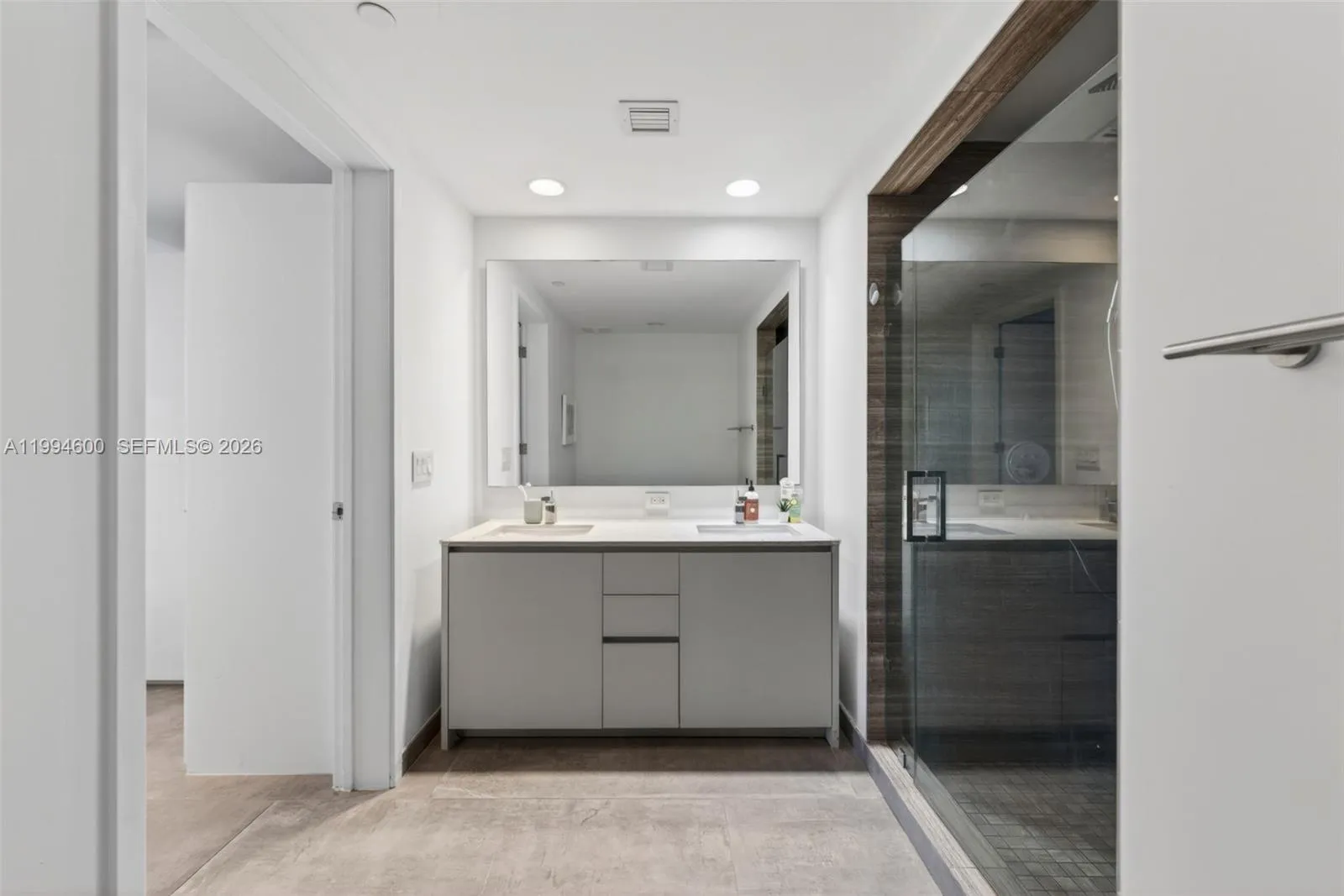 1010 Brickell Av 4203, Miami, Florida 33131, Miami, Florida 33131, 2 Bedrooms Bedrooms, ,3 BathroomsBathrooms,Residential Lease,For Rent,1010 Brickell Av 4203, Miami, Florida 33131,A11994600