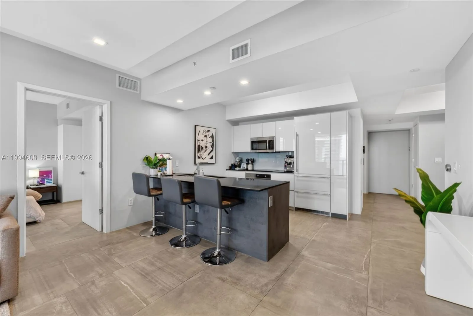 1010 Brickell Av 4203, Miami, Florida 33131, Miami, Florida 33131, 2 Bedrooms Bedrooms, ,3 BathroomsBathrooms,Residential Lease,For Rent,1010 Brickell Av 4203, Miami, Florida 33131,A11994600