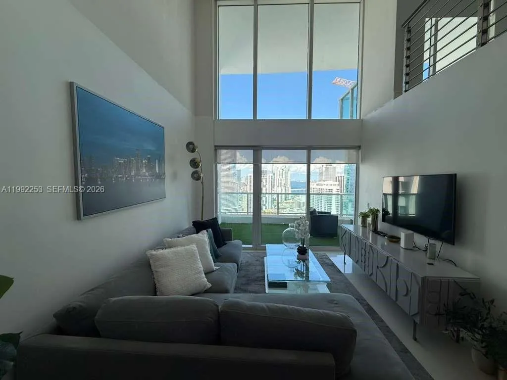 41 Se 5th St 2307, Miami, Florida 33131, Miami, Florida 33131, 2 Bedrooms Bedrooms, ,2 BathroomsBathrooms,Residential Lease,For Rent,41 Se 5th St 2307, Miami, Florida 33131,A11992253