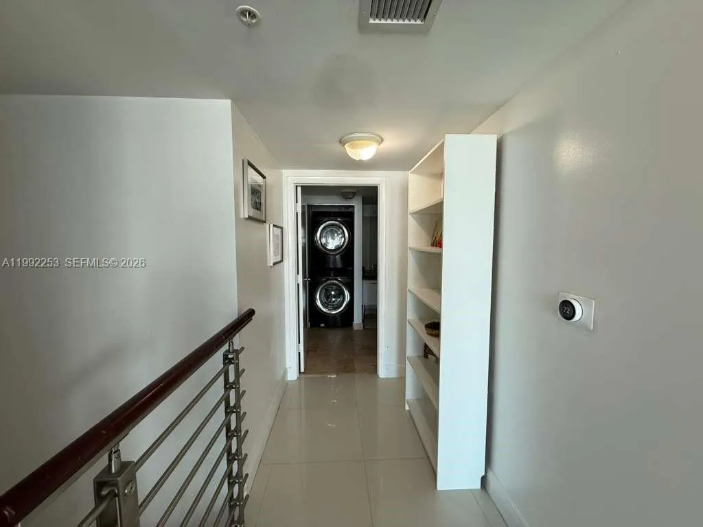 41 Se 5th St 2307, Miami, Florida 33131, Miami, Florida 33131, 2 Bedrooms Bedrooms, ,2 BathroomsBathrooms,Residential Lease,For Rent,41 Se 5th St 2307, Miami, Florida 33131,A11992253
