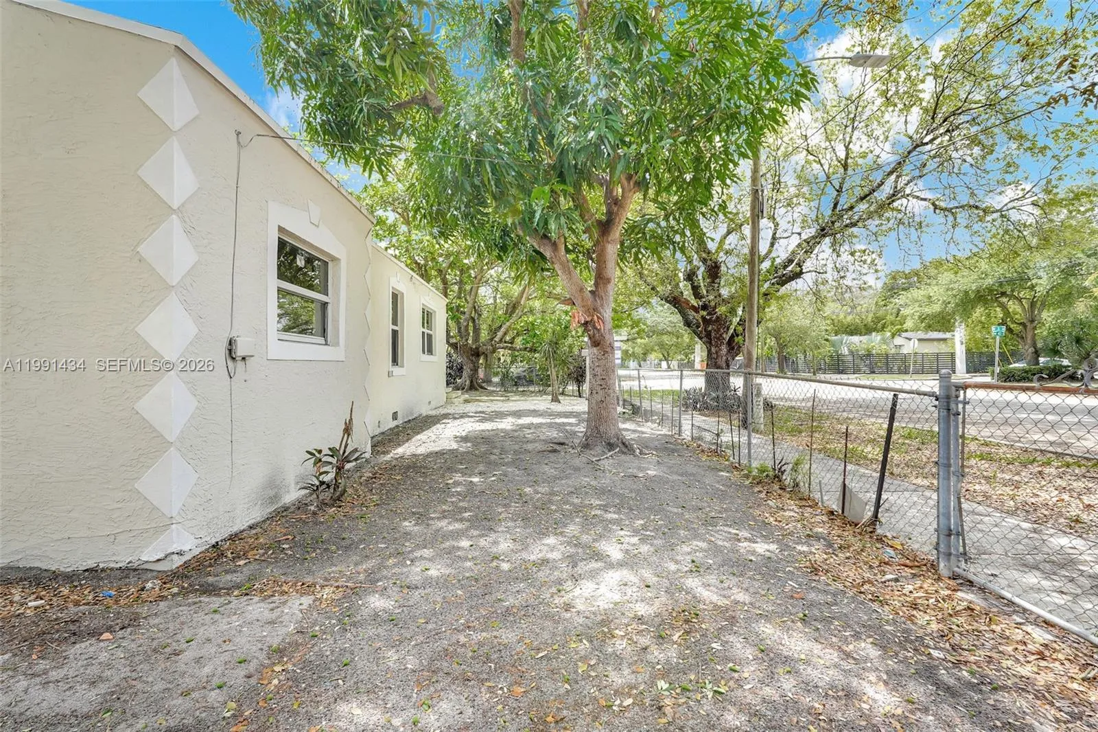299 Nw 43rd St 1, Miami, Florida 33127, Miami, Florida 33127, ,1 BathroomBathrooms,Residential Lease,For Rent,299 Nw 43rd St 1, Miami, Florida 33127,A11991434