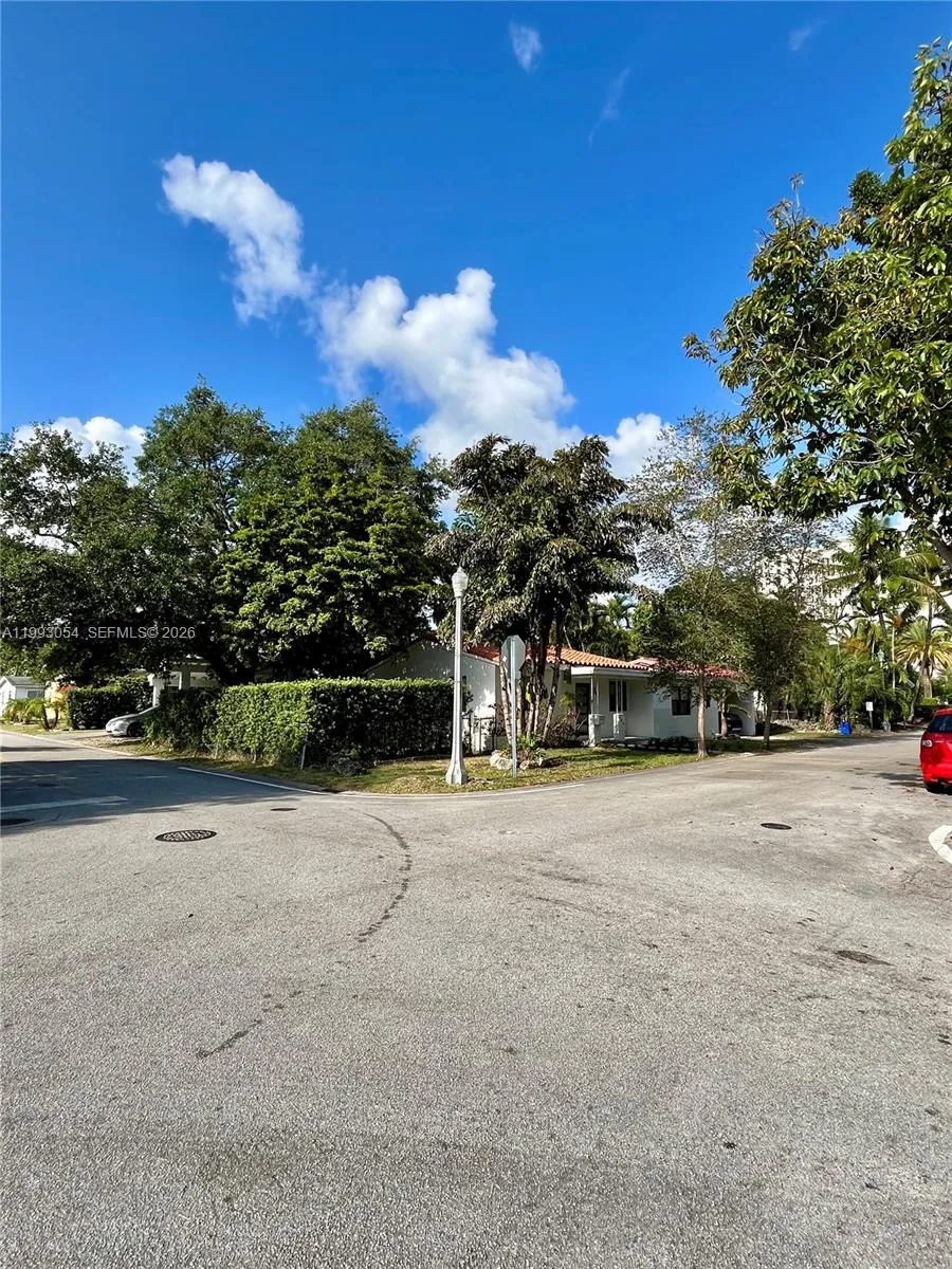 200 Frow Ave 0, Coral Gables, Florida 33133, Coral Gables, Florida 33133, 3 Bedrooms Bedrooms, ,2 BathroomsBathrooms,Residential Lease,For Rent,200 Frow Ave 0, Coral Gables, Florida 33133,A11993054