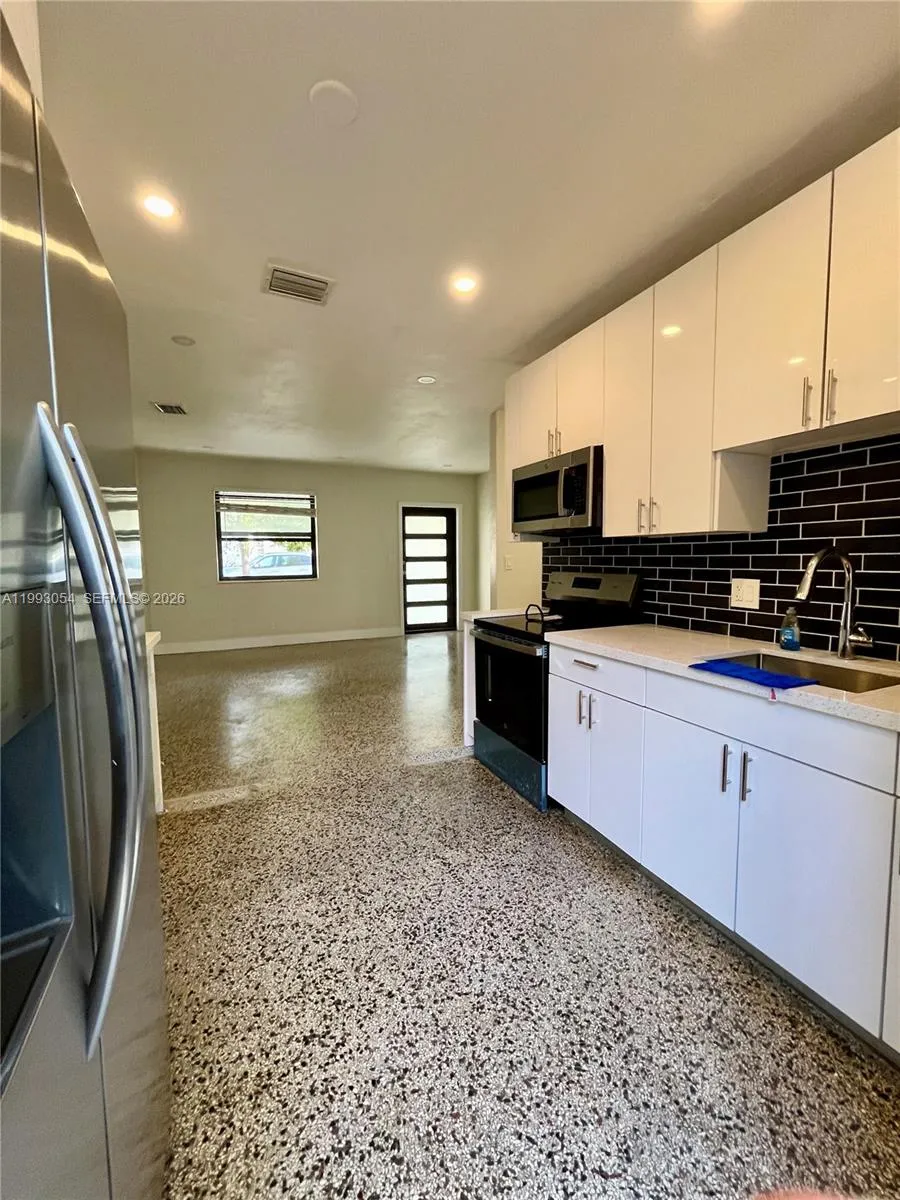 200 Frow Ave 0, Coral Gables, Florida 33133, Coral Gables, Florida 33133, 3 Bedrooms Bedrooms, ,2 BathroomsBathrooms,Residential Lease,For Rent,200 Frow Ave 0, Coral Gables, Florida 33133,A11993054