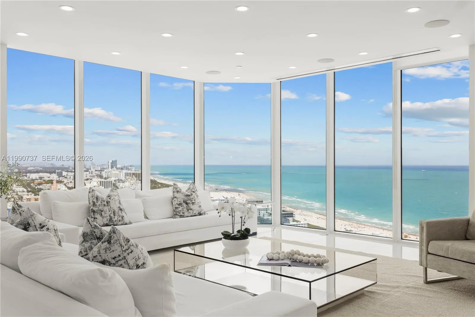 300 S Pointe Dr 3405, Miami Beach, Florida 33139, Miami Beach, Florida 33139, 4 Bedrooms Bedrooms, ,3 BathroomsBathrooms,Residential,For Sale,300 S Pointe Dr 3405, Miami Beach, Florida 33139,A11990737