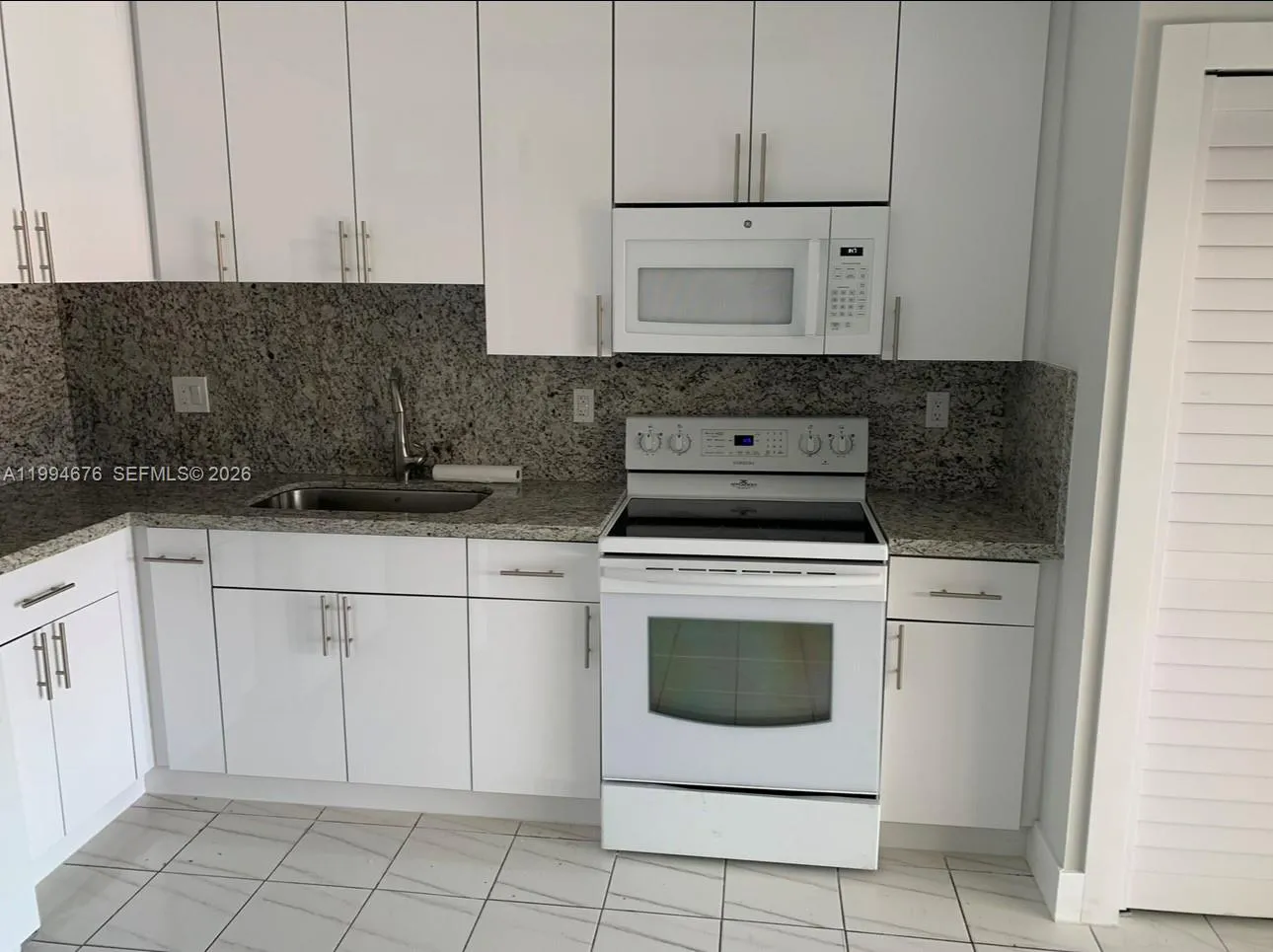 5420 W 26th Ave B-9, Hialeah, Florida 33016, Hialeah, Florida 33016, 2 Bedrooms Bedrooms, ,1 BathroomBathrooms,Residential Lease,For Rent,5420 W 26th Ave B-9, Hialeah, Florida 33016,A11994676