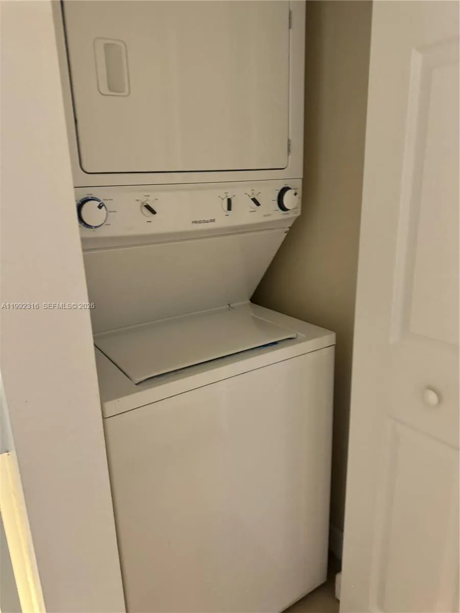 8952 W 35th Ln, Hialeah, Florida 33018, Hialeah, Florida 33018, 3 Bedrooms Bedrooms, ,2 BathroomsBathrooms,Residential Lease,For Rent,8952 W 35th Ln, Hialeah, Florida 33018,A11992316