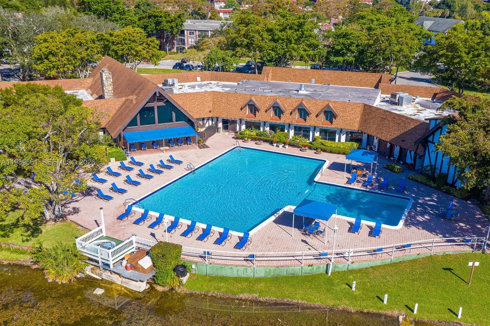 3740 Inverrary Dr 1t, Lauderhill, Florida 33319, Lauderhill, Florida 33319, 3 Bedrooms Bedrooms, ,2 BathroomsBathrooms,Residential,For Sale,3740 Inverrary Dr 1t, Lauderhill, Florida 33319,A11989661