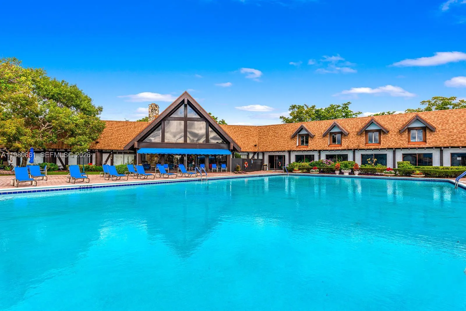 3740 Inverrary Dr 1t, Lauderhill, Florida 33319, Lauderhill, Florida 33319, 3 Bedrooms Bedrooms, ,2 BathroomsBathrooms,Residential,For Sale,3740 Inverrary Dr 1t, Lauderhill, Florida 33319,A11989661