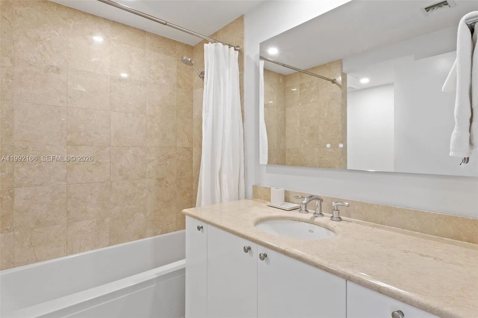 901 Brickell Key Blvd 1609, Miami, Florida 33131, Miami, Florida 33131, 2 Bedrooms Bedrooms, ,2 BathroomsBathrooms,Residential Lease,For Rent,901 Brickell Key Blvd 1609, Miami, Florida 33131,A11992166