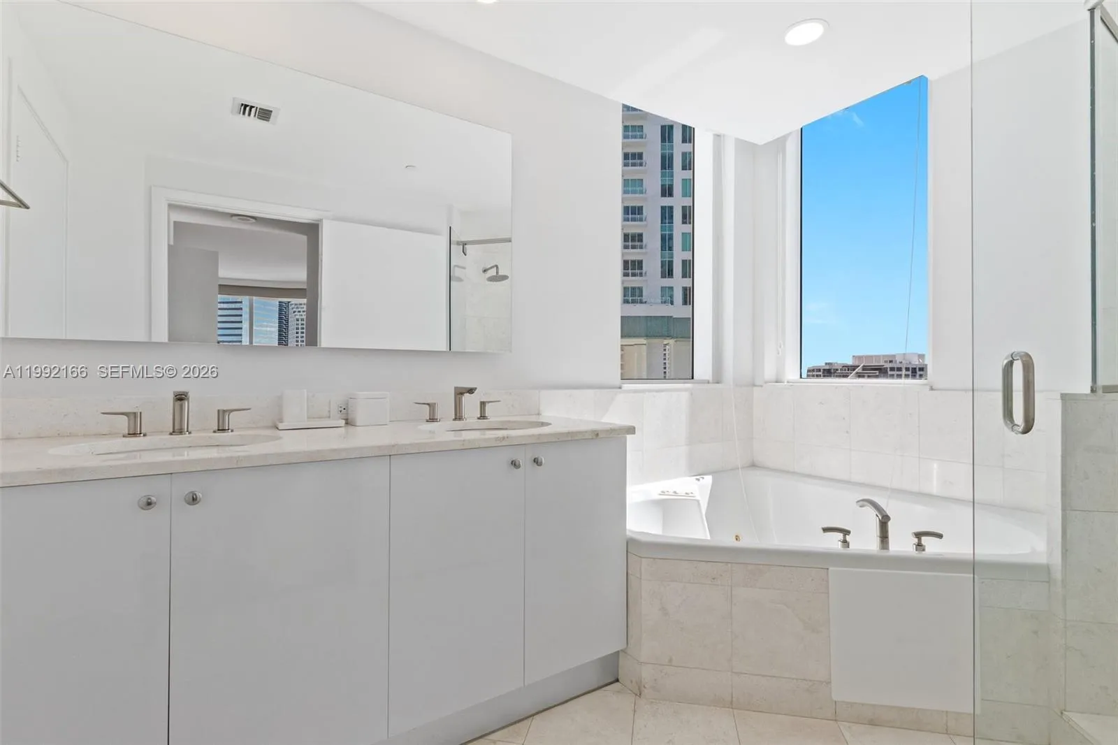 901 Brickell Key Blvd 1609, Miami, Florida 33131, Miami, Florida 33131, 2 Bedrooms Bedrooms, ,2 BathroomsBathrooms,Residential Lease,For Rent,901 Brickell Key Blvd 1609, Miami, Florida 33131,A11992166